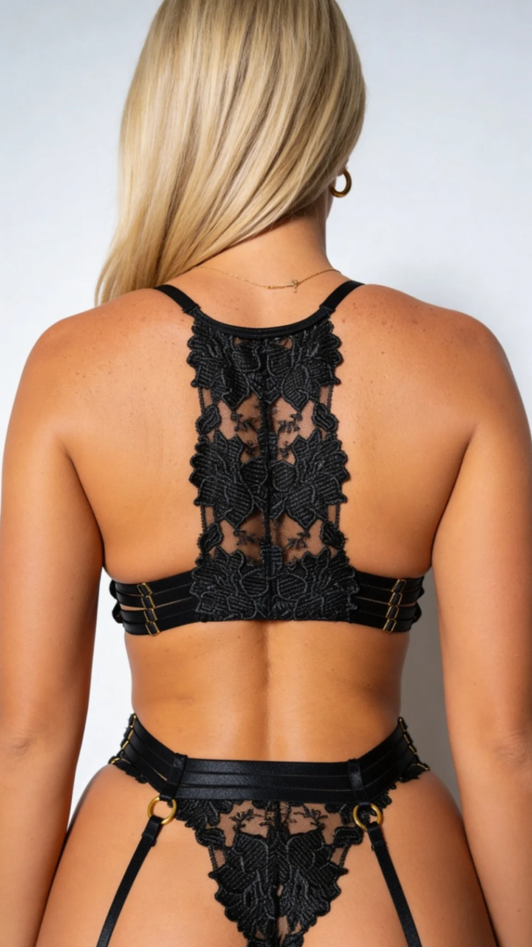 4-Piece Underwired Lace Bra Set with Garter Belt