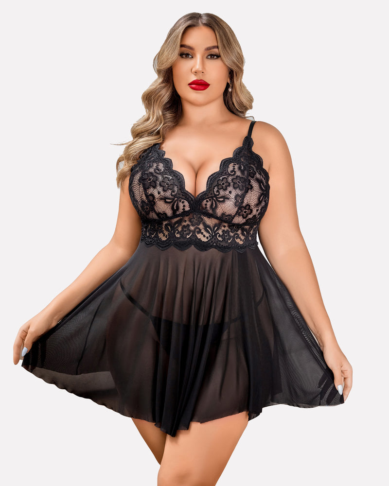 Plus Size Lace Nightgown and Mesh Robe Set with Deep V-Neck