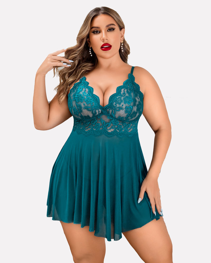 Plus Size Lace Nightgown and Mesh Robe Set with Deep V-Neck